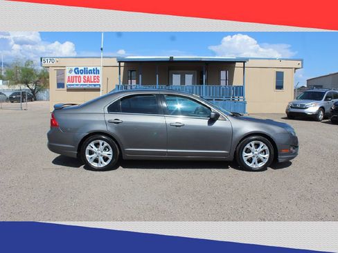 Used 2012 Ford Fusion SE FWD image 2