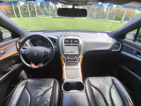 Used 2018 Lincoln MKX Reserve FWD image 8