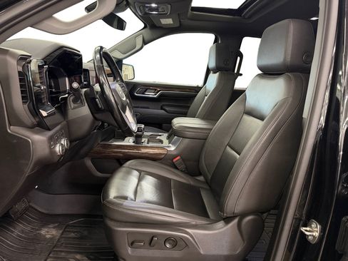 Used 2024 GMC Sierra 1500 Elevation w/ Elevation Premium Package AWD/4WD image 9