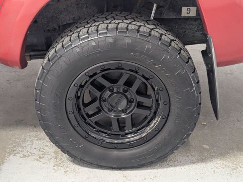 Used 2011 Toyota Tacoma 4x4 Double Cab w/ TRD Off-Road Pkg w/JBL Audio image 24
