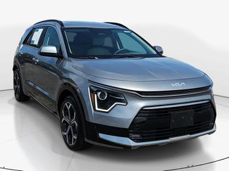 Used 2024 Kia Niro EX Touring FWD video 2