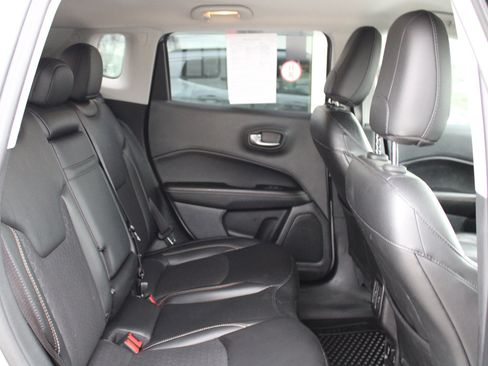 Used 2019 Jeep Compass Latitude w/ Popular Equipment Group image 9