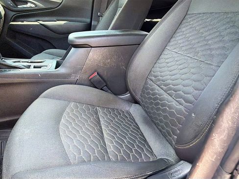 Used 2018 Chevrolet Equinox LT FWD image 24