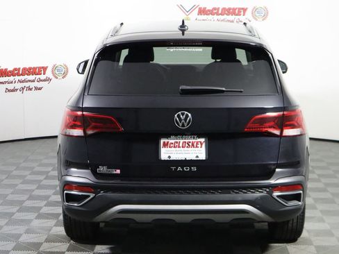Used 2024 Volkswagen Taos SE image 11
