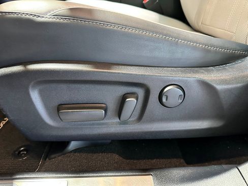 Used 2019 Lexus RX 350L w/ Premium Package image 14