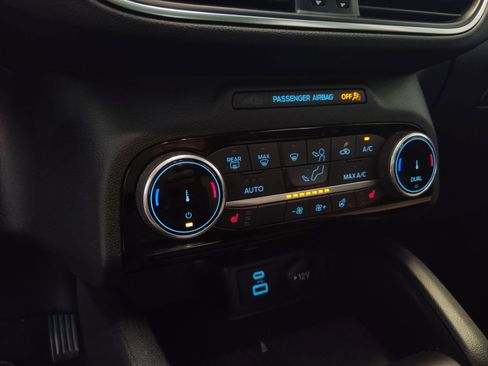 Certified 2022 Ford Escape Titanium w/ Titanium Elite Package image 22