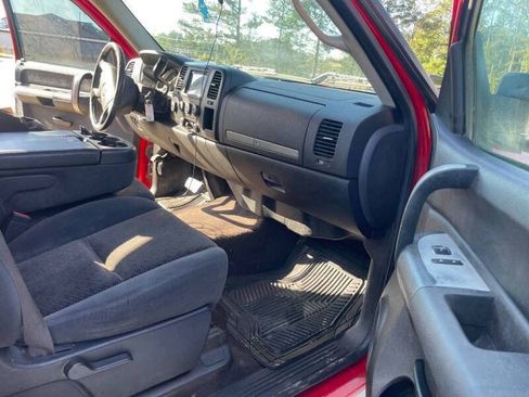 Used 2007 Chevrolet Silverado 2500 LT w/ Suspension Package, Off-Road AWD/4WD image 19
