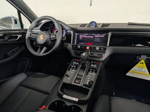 New 2026 Porsche Macan AWD/4WD image 22