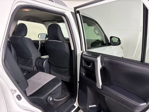 Used 2018 Toyota 4Runner SR5 image 31