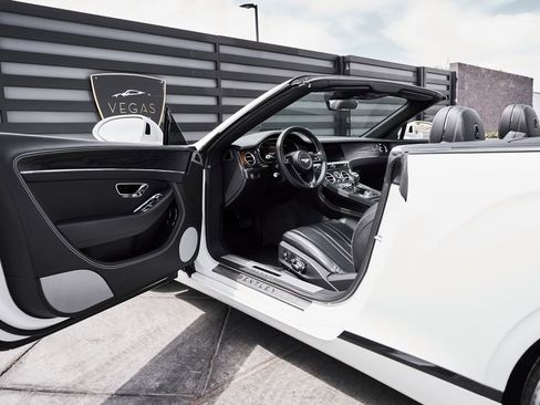 Used 2020 Bentley Continental GT AWD/4WD image 26