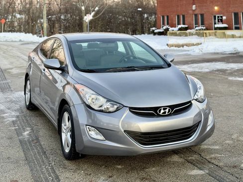 Used 2013 Hyundai Elantra GLS w/ Preferred Pkg image 3