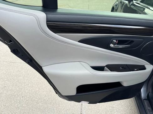 Used 2013 Lexus LS 460 image 27