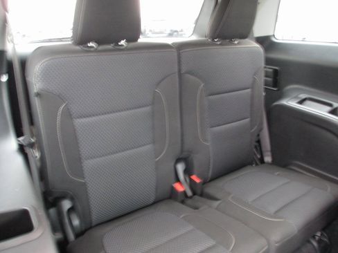 Used 2023 GMC Acadia SLE w/ Driver Convenience Package image 21