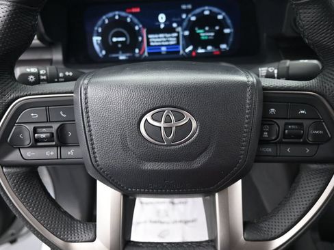Used 2025 Toyota Tacoma TRD Off-Road AWD/4WD image 21