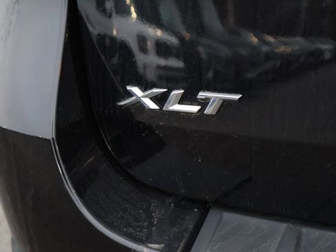 Used 2022 Ford Explorer XLT w/ Equipment Group 202A image 19