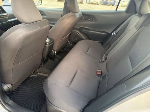 Certified 2025 Toyota Prius LE FWD image 27