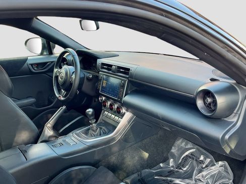 Used 2024 Toyota GR86 Premium RWD image 27