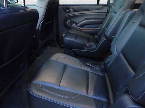 Used 2015 Chevrolet Suburban LT w/ Luxury Package image 12