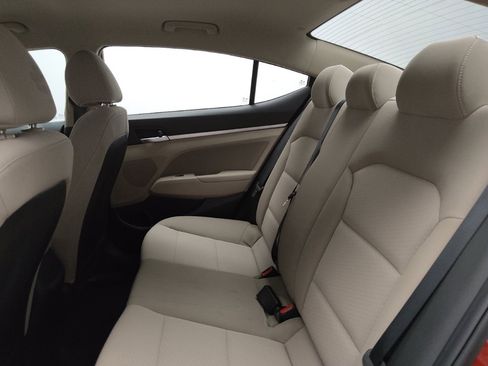 Used 2020 Hyundai Elantra SEL FWD image 18