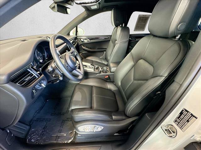 Certified 2026 Porsche Macan AWD/4WD image 5
