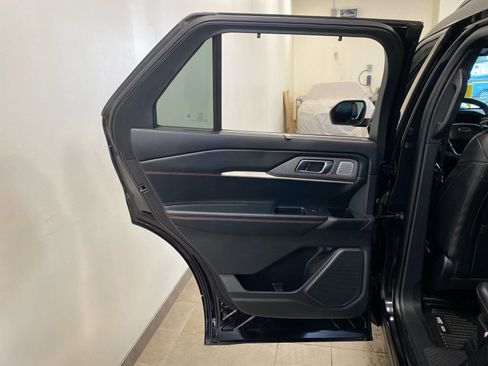 Certified 2025 Ford Explorer ST image 9