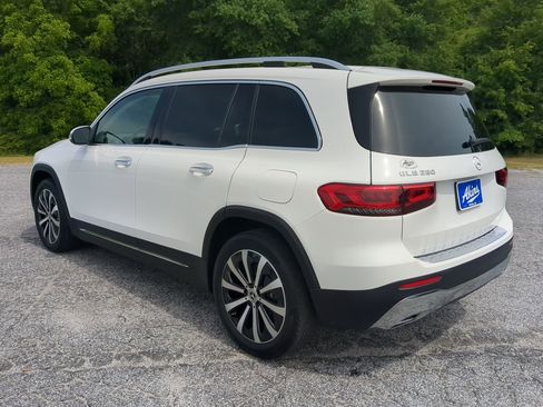 Used 2022 Mercedes-Benz GLB 250 w/ Premium Package Lite image 5