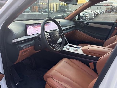Used 2025 Genesis GV80 2.5T Prestige image 7