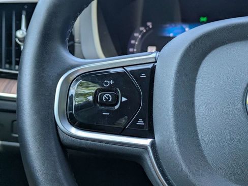 Certified 2023 Volvo XC60 B5 Ultimate w/ Protection Package Premier FWD image 27