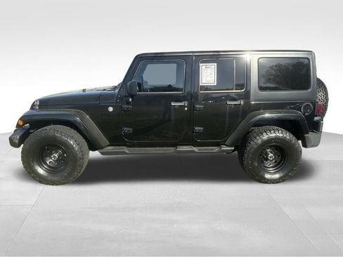 Used 2014 Jeep Wrangler Unlimited Sahara w/ Connectivity Group image 7