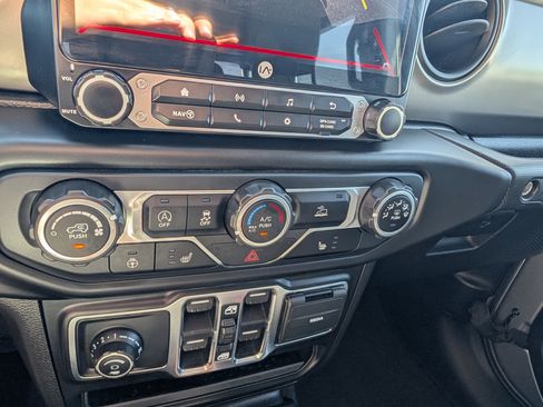 Used 2020 Jeep Gladiator Sport w/ Quick Order Package 24S AWD/4WD image 31