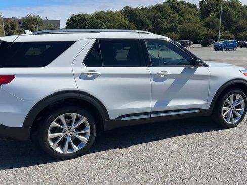 Used 2022 Ford Explorer Platinum w/ Equipment Group 601A image 6