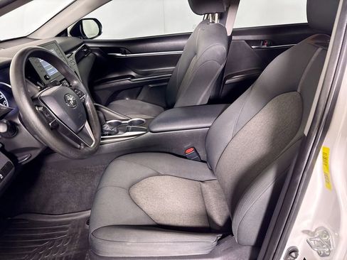 Used 2022 Toyota Camry LE image 11