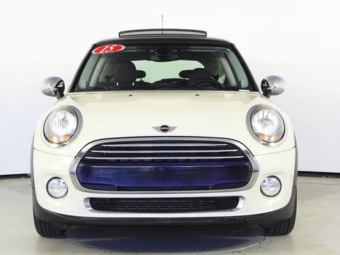 Used 2015 MINI Cooper 2-Door Hardtop image 3