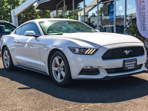 Used 2017 Ford Mustang Coupe RWD image 6
