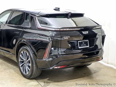 Certified 2024 Cadillac Lyriq Sport w/ LPO, Floor Liner Package AWD/4WD image 7