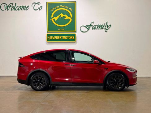 Used 2023 Tesla Model X image 2