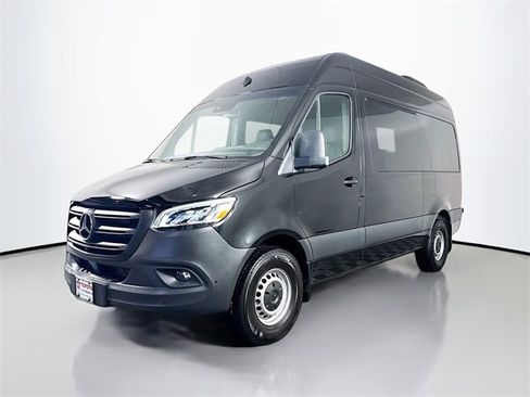 Used 2023 Mercedes-Benz Sprinter 2500 image 2