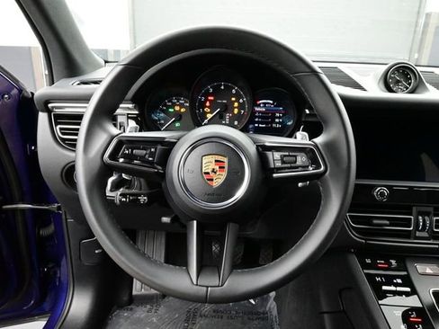 Certified 2025 Porsche Macan image 8