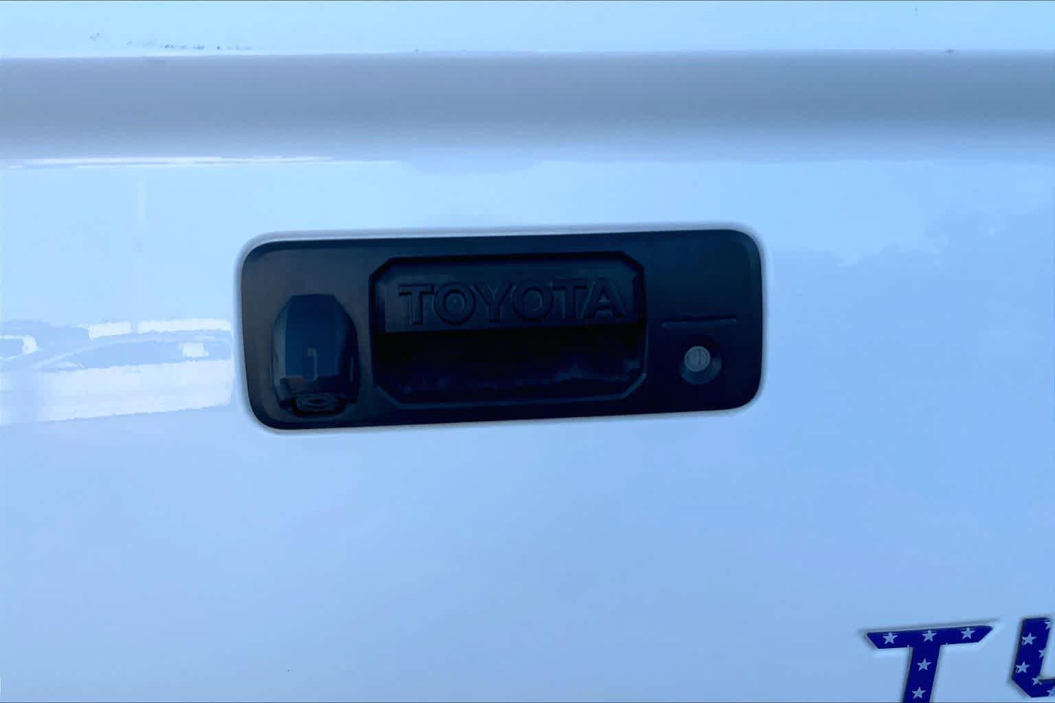 Used 2018 Toyota Tundra SR5 w/ TRD Sport Package AWD/4WD image 30