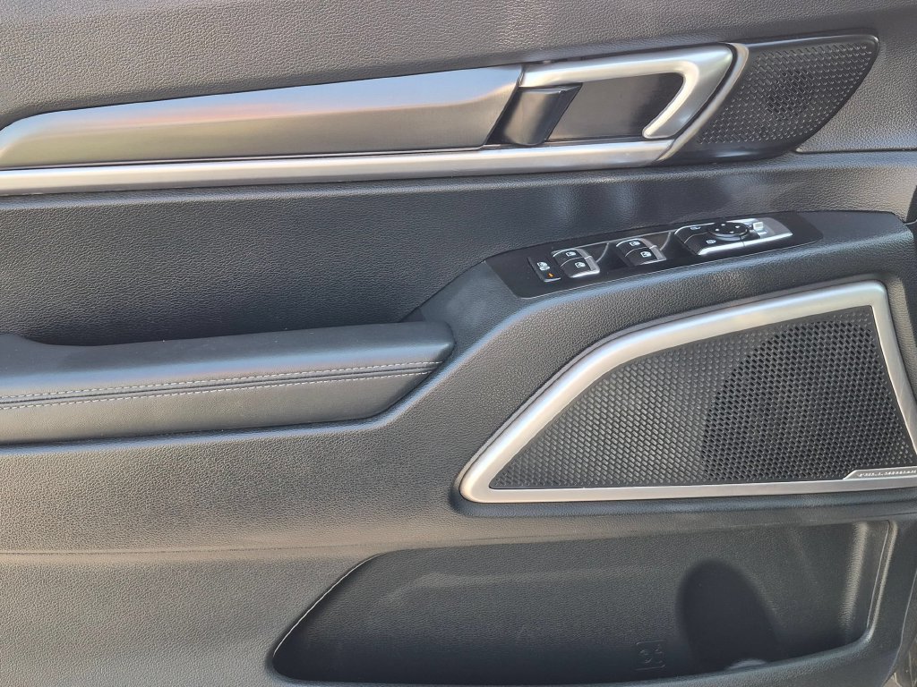 Used 2025 Kia Telluride S FWD image 11
