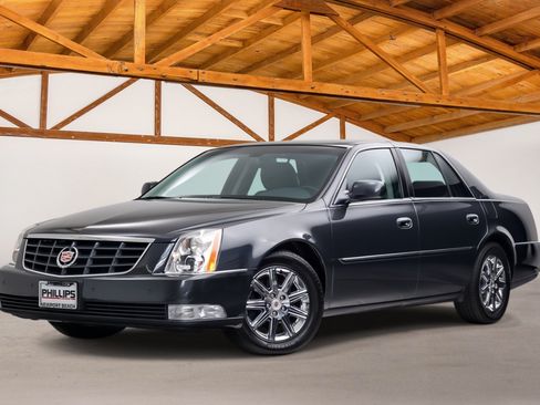 Used 2011 Cadillac DTS Premium FWD image 1