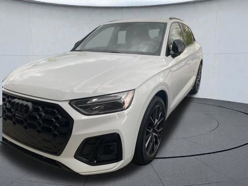 Used 2024 Audi SQ5 Premium Plus w/ Premium Plus Package AWD/4WD image 3