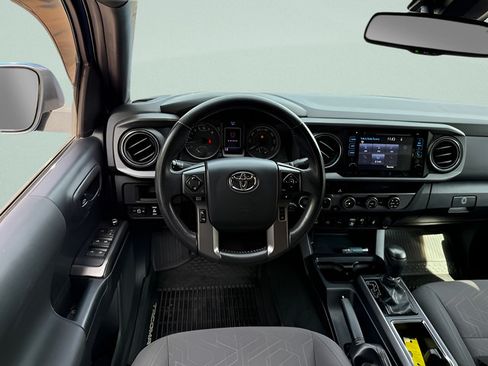 Used 2018 Toyota Tacoma TRD Sport w/ Technology Package AWD/4WD image 6