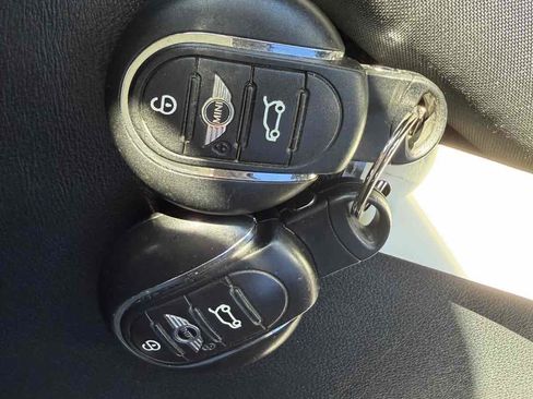 Used 2014 MINI Cooper S image 32