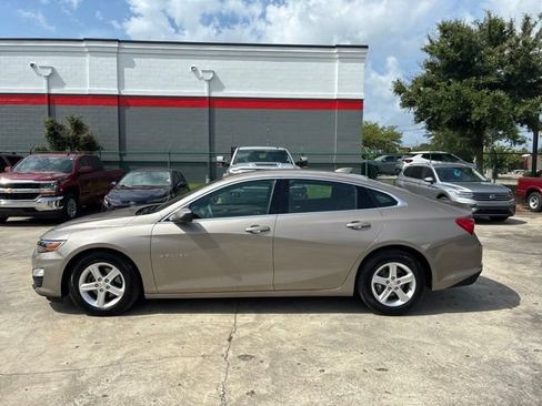 Used 2023 Chevrolet Malibu LT FWD image 4