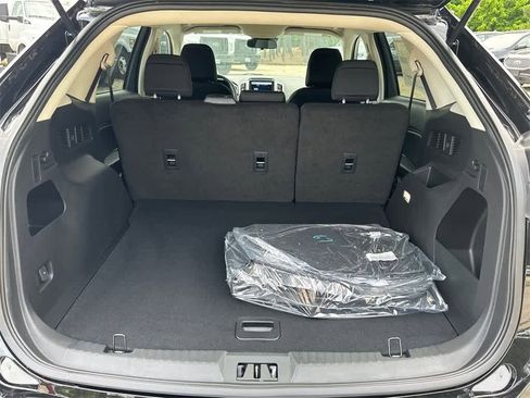 New 2024 Ford Edge SE image 15