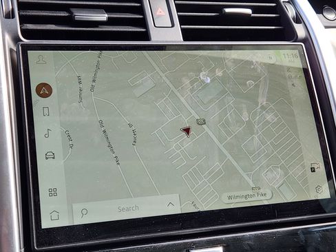 Used 2025 Land Rover Discovery S image 22