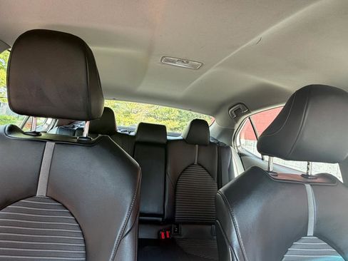 Used 2020 Toyota Camry SE FWD image 13