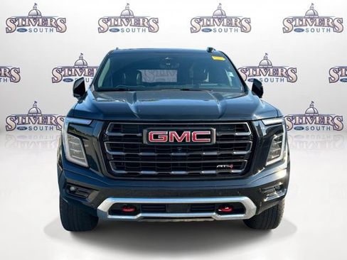 Used 2025 GMC Yukon AT4 Ultimate AWD/4WD image 2