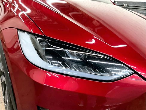 Used 2024 Tesla Model X image 31